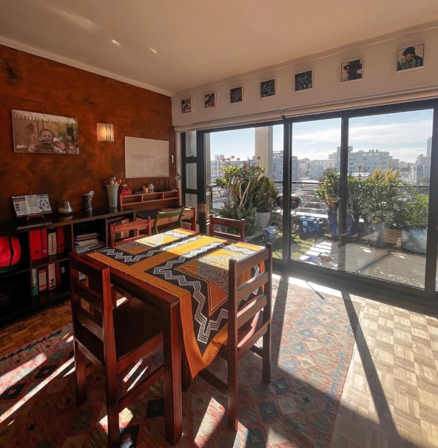 1 Bedroom Property for Sale in Sea Point Western Cape